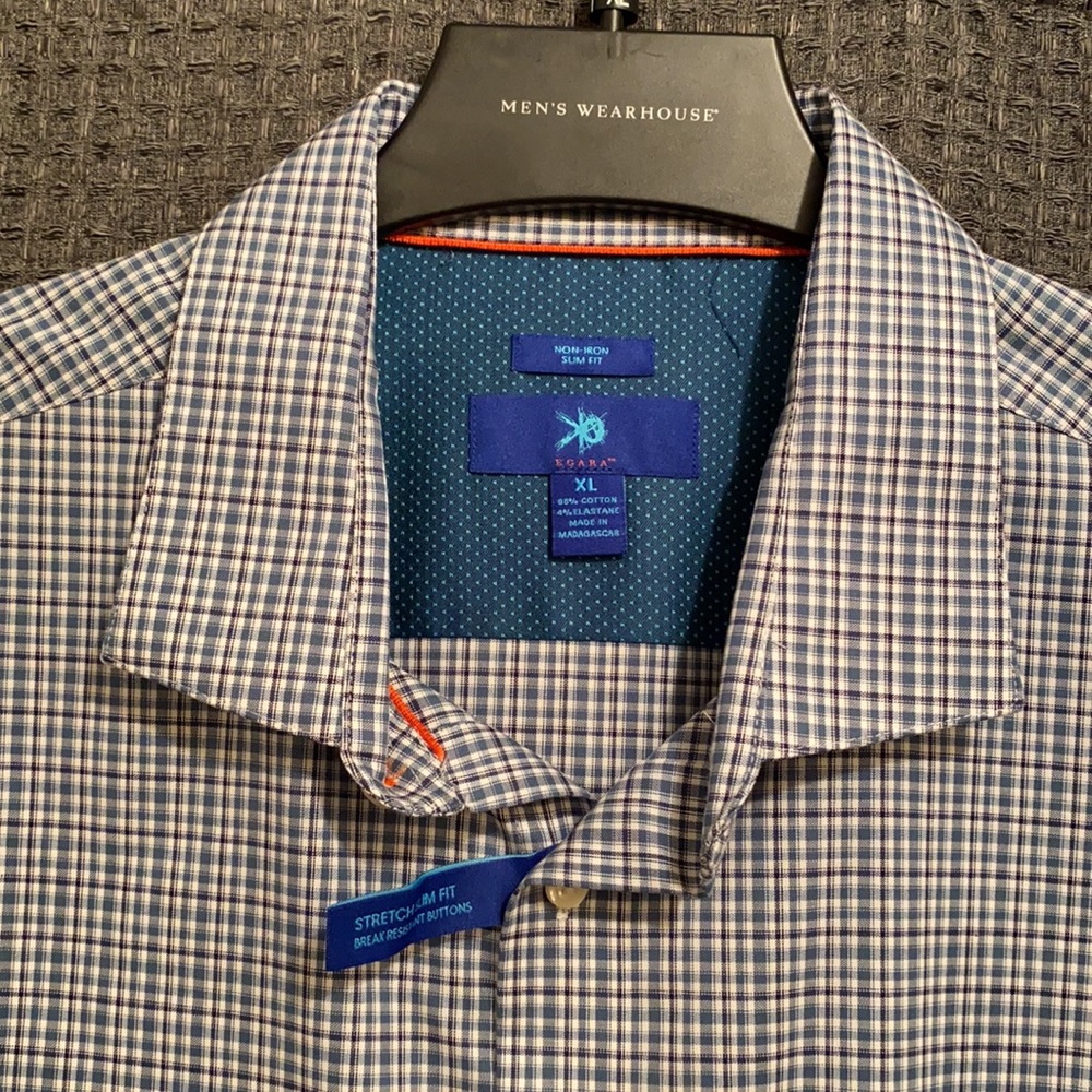 from Men’s Wearhouse never worn still has tags